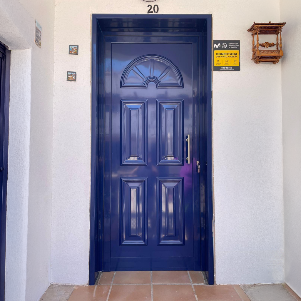 Puerta de entrada en aluminio